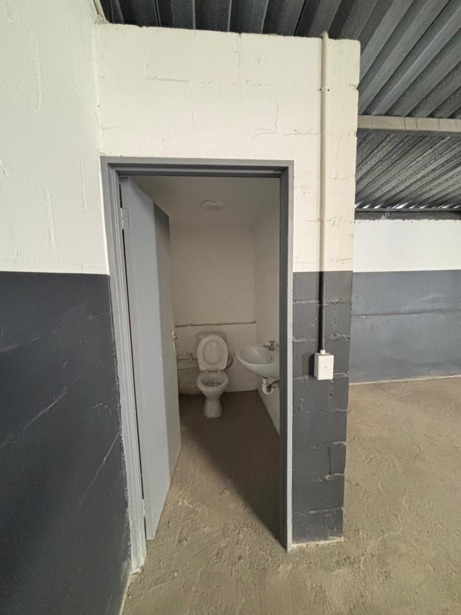 To Let commercial Property for Rent in Peerless Park Western Cape